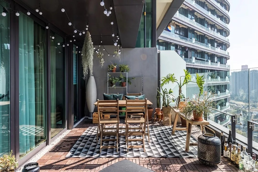 裝修公司現(xiàn)代輕奢風(fēng)格復(fù)式裝修效果圖-陽(yáng)臺(tái) 裝修公司現(xiàn)代輕奢風(fēng)格復(fù)式裝修效果圖-陽(yáng)臺(tái)