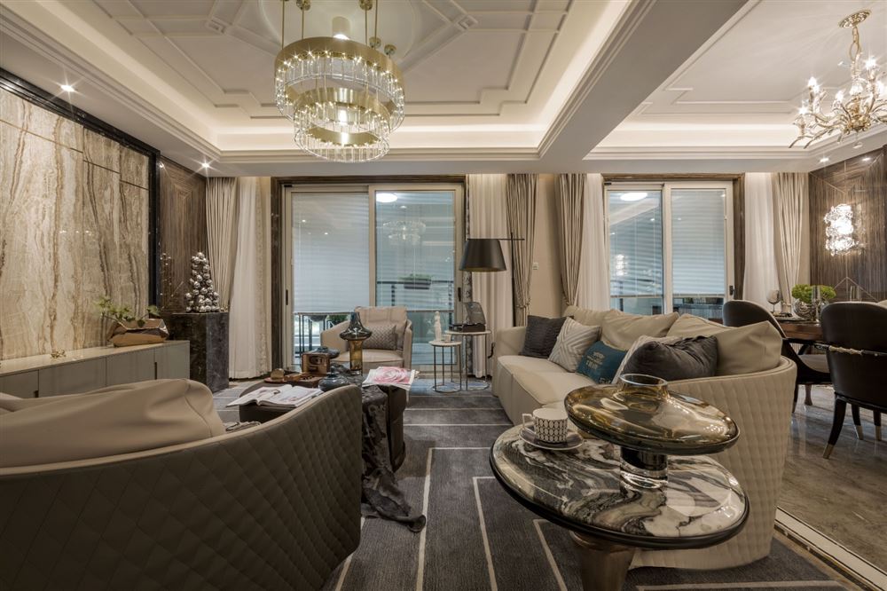 佛山市美的&middot;東樾灣輕奢風格四居室裝修案例