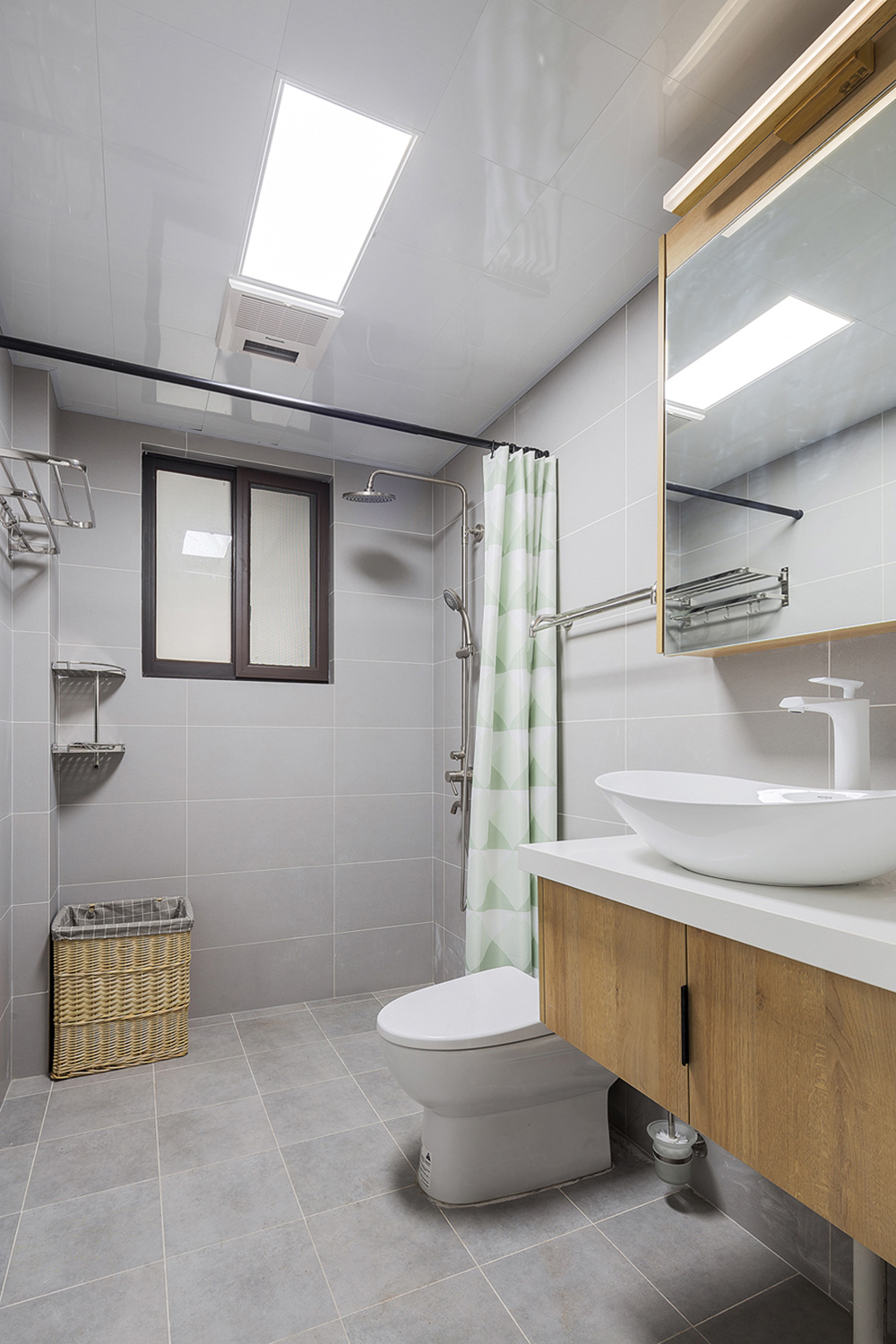 南寧萬科魅力之城二居90平米現代前衛(wèi)風格室內裝修案例-衛(wèi)生間