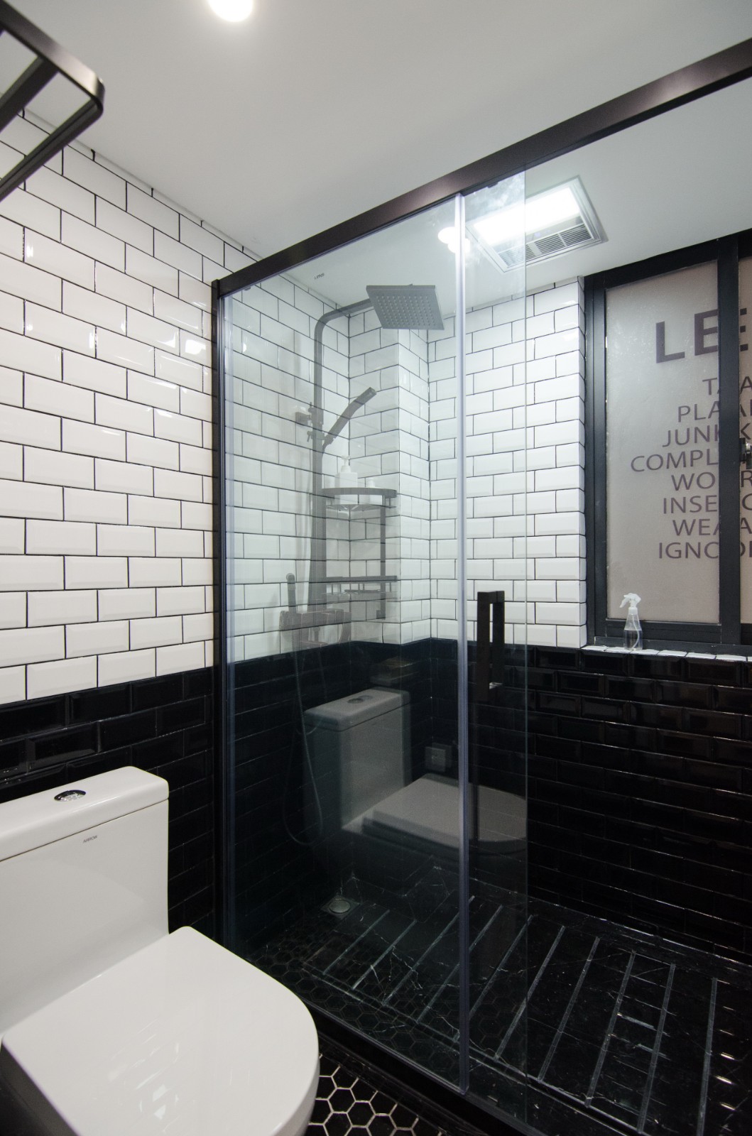 現(xiàn)代簡(jiǎn)約風(fēng)格家裝設(shè)計(jì)室內(nèi)裝修效果圖-衛(wèi)生間 現(xiàn)代簡(jiǎn)約風(fēng)格家裝設(shè)計(jì)室內(nèi)裝修效果圖-衛(wèi)生間