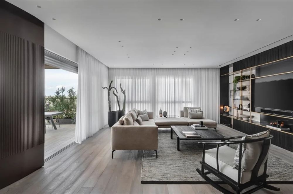 廣州市東方夏灣拿別墅輕奢風(fēng)格四居室裝修案例