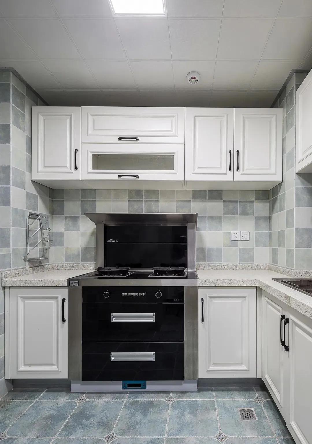 廣州裝修公司田園風(fēng)格室內(nèi)裝修效果圖-廚房 廣州裝修公司田園風(fēng)格室內(nèi)裝修效果圖-廚房