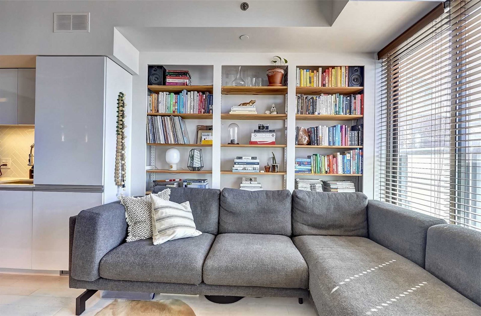 裝修案例現(xiàn)代簡約風格室內裝修效果圖-客廳沙發(fā) 裝修案例現(xiàn)代簡約風格室內裝修效果圖-客廳沙發(fā)