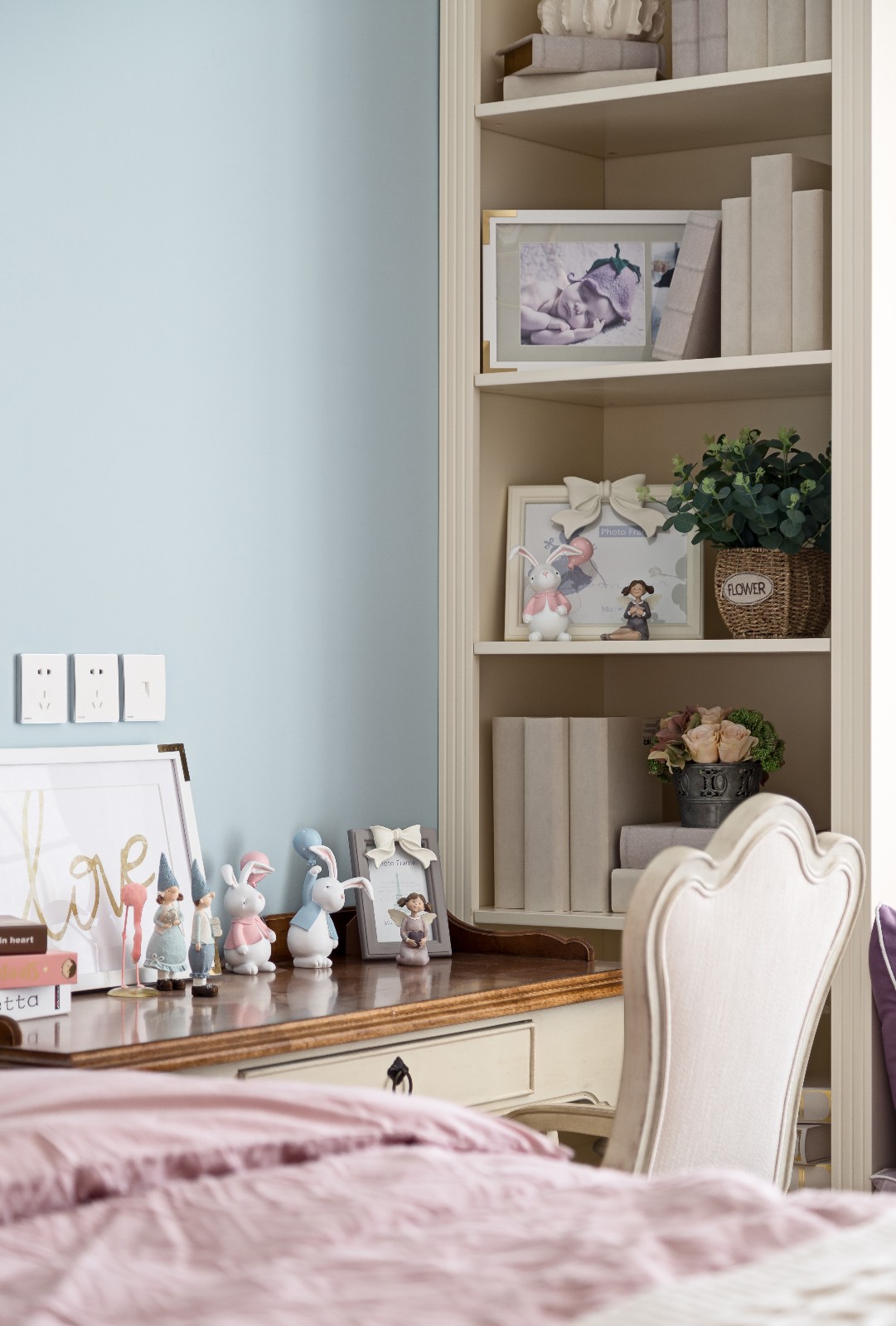 美式風(fēng)格家裝設(shè)計室內(nèi)裝修效果圖-臥室書桌 美式風(fēng)格家裝設(shè)計室內(nèi)裝修效果圖-臥室書桌