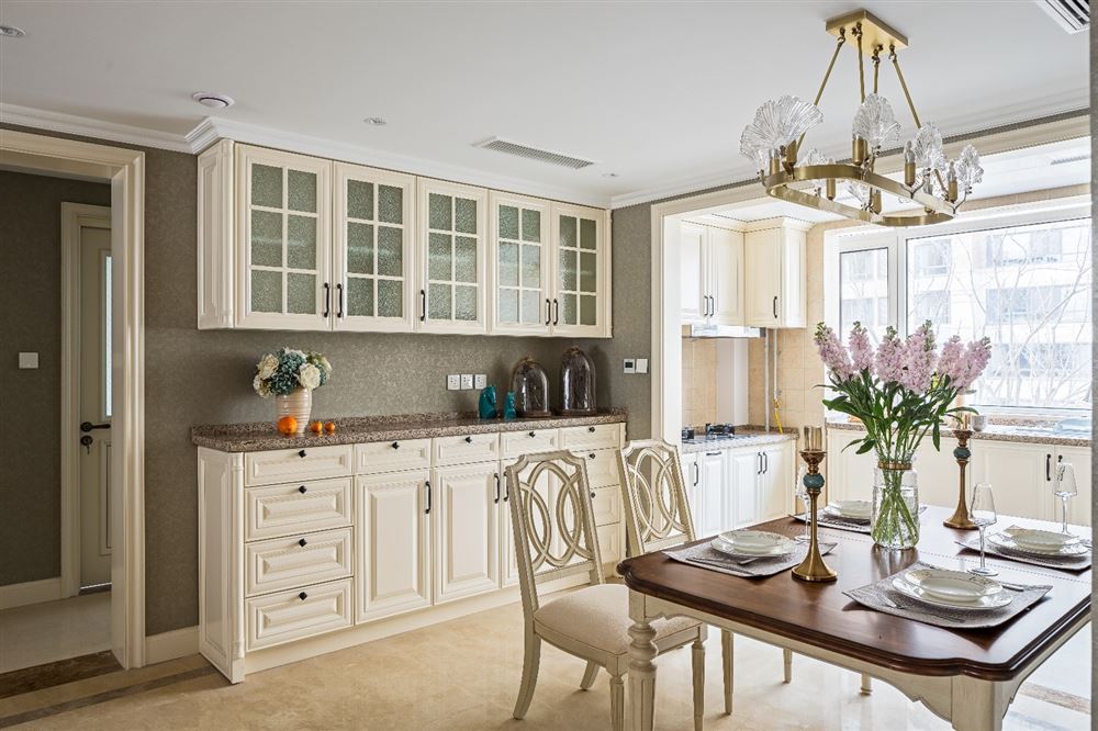 廣州市東華西路小區(qū)美式風格三居室裝修案例