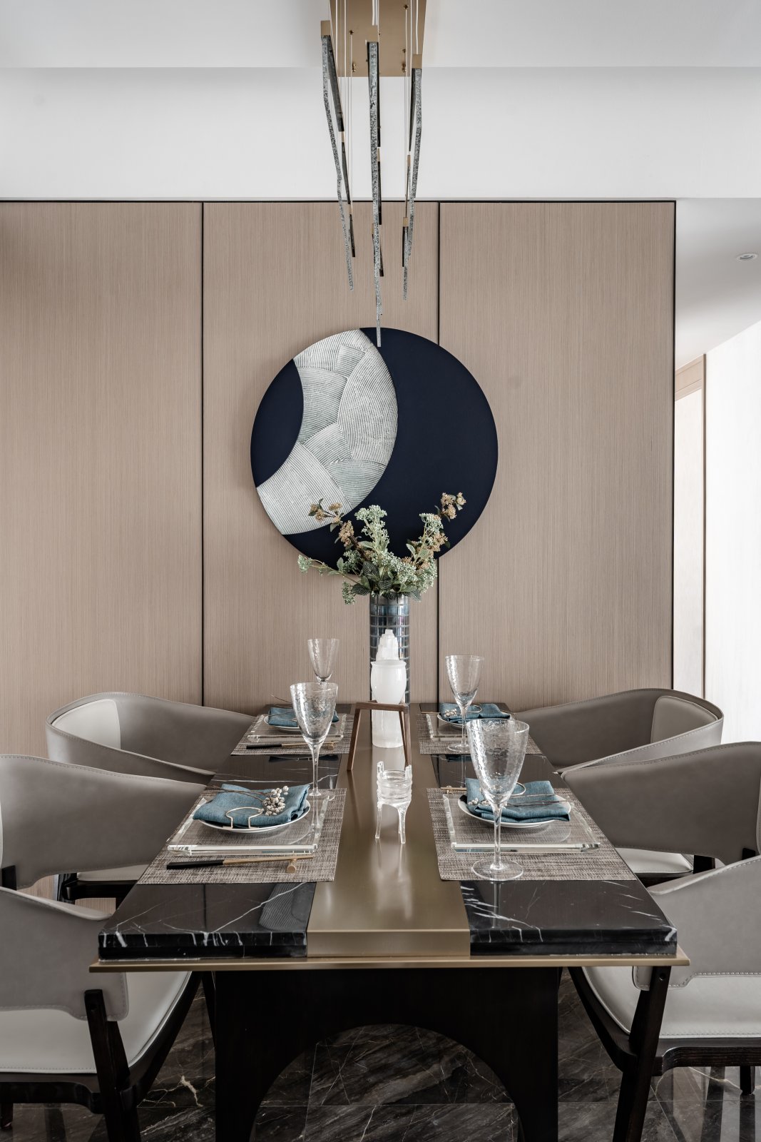 現(xiàn)代簡約風(fēng)格室內(nèi)設(shè)計家裝案例-餐廳 現(xiàn)代簡約風(fēng)格室內(nèi)設(shè)計家裝案例-餐廳