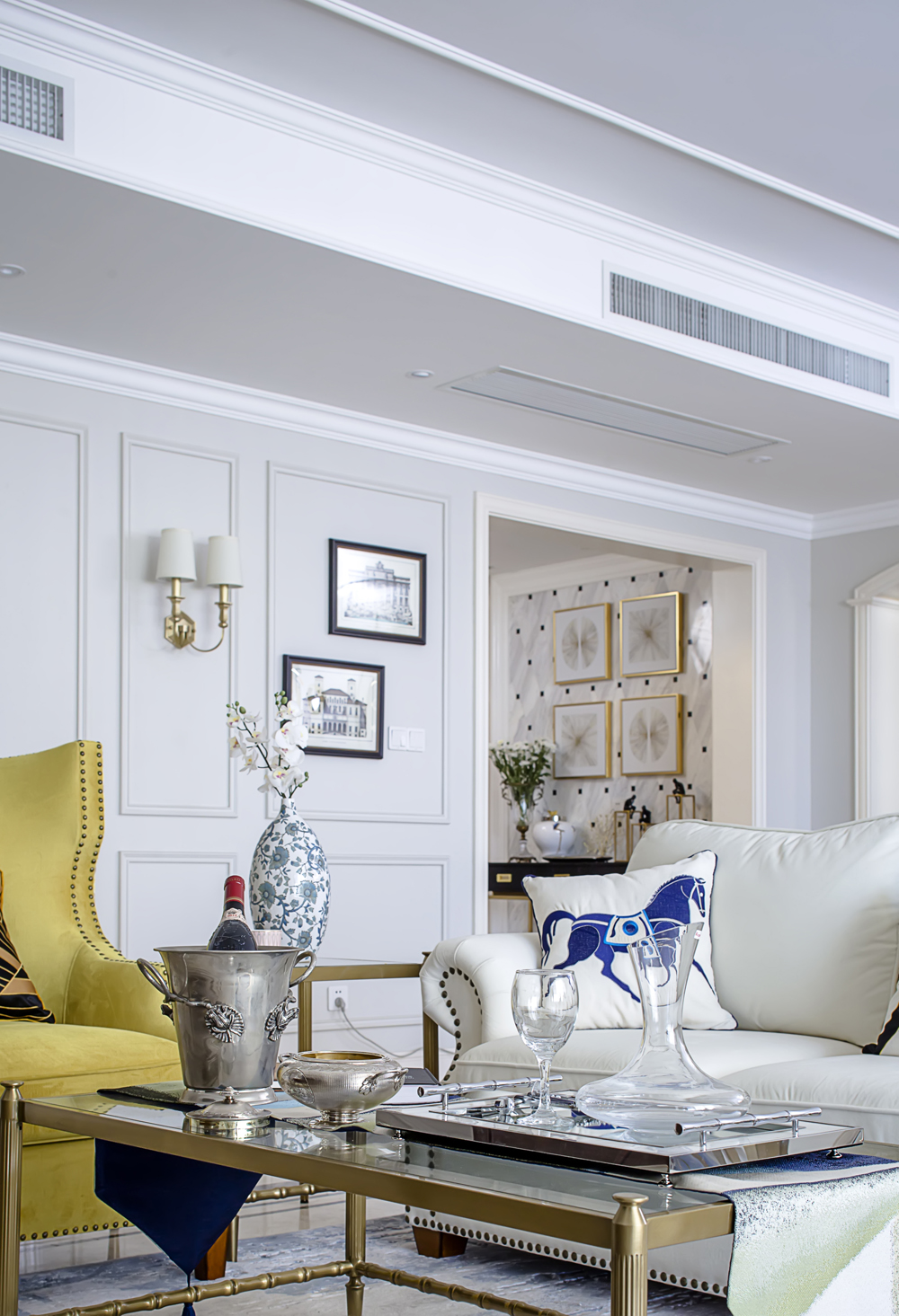 歐式輕奢風格家裝設(shè)計室內(nèi)裝修效果圖-客廳茶幾 歐式輕奢風格家裝設(shè)計室內(nèi)裝修效果圖-客廳茶幾