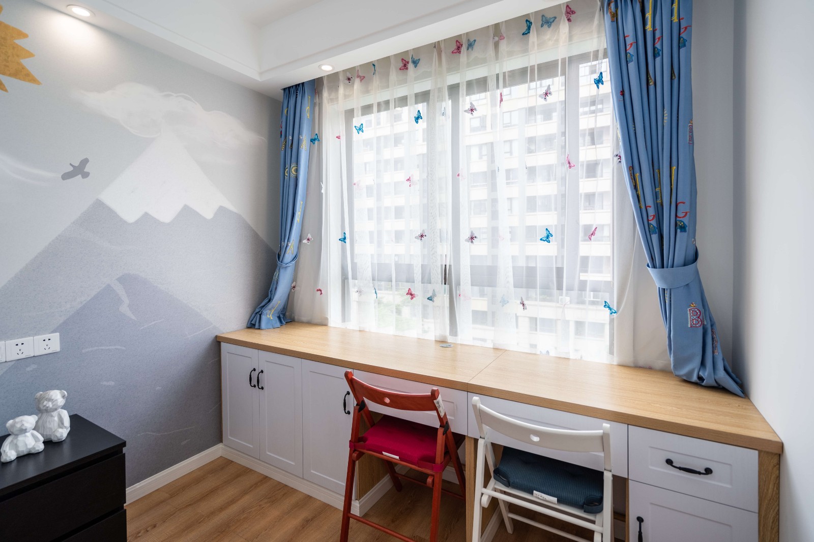 北歐風格家裝設計室內(nèi)裝修效果圖-次臥書桌 北歐風格家裝設計室內(nèi)裝修效果圖-次臥書桌