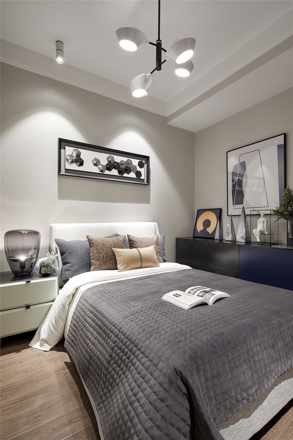 現(xiàn)代前衛(wèi)風(fēng)格室內(nèi)裝修效果圖-恒大綠洲三居98平米-客臥 現(xiàn)代前衛(wèi)風(fēng)格室內(nèi)裝修效果圖-恒大綠洲三居98平米-客臥