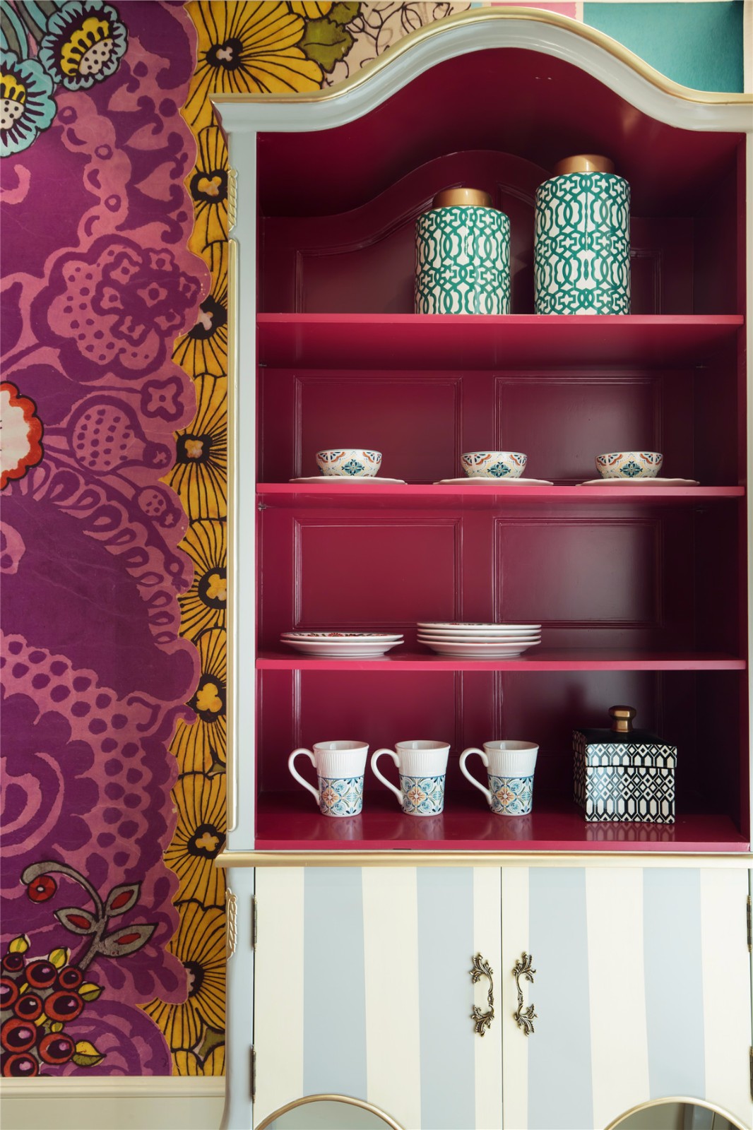 田園混搭風(fēng)格家裝設(shè)計(jì)室內(nèi)裝修效果圖-餐邊柜 田園混搭風(fēng)格家裝設(shè)計(jì)室內(nèi)裝修效果圖-餐邊柜