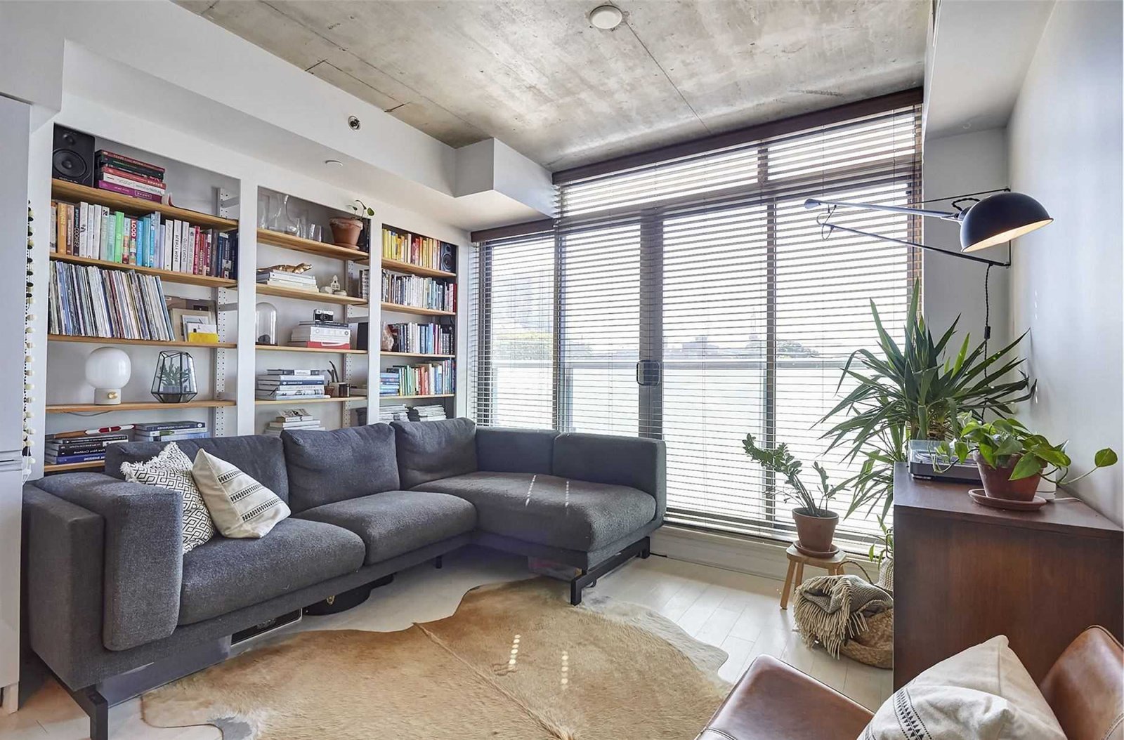 裝修案例現(xiàn)代簡約風格室內裝修效果圖-客廳 裝修案例現(xiàn)代簡約風格室內裝修效果圖-客廳