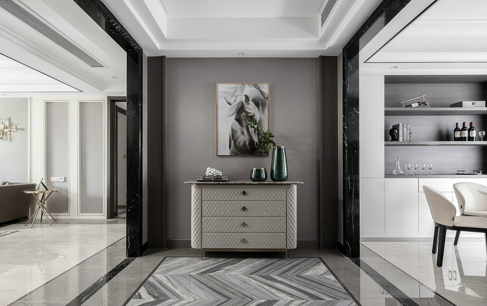 現(xiàn)代歐式風格家裝設計室內裝修效果圖-玄關 現(xiàn)代歐式風格家裝設計室內裝修效果圖-玄關