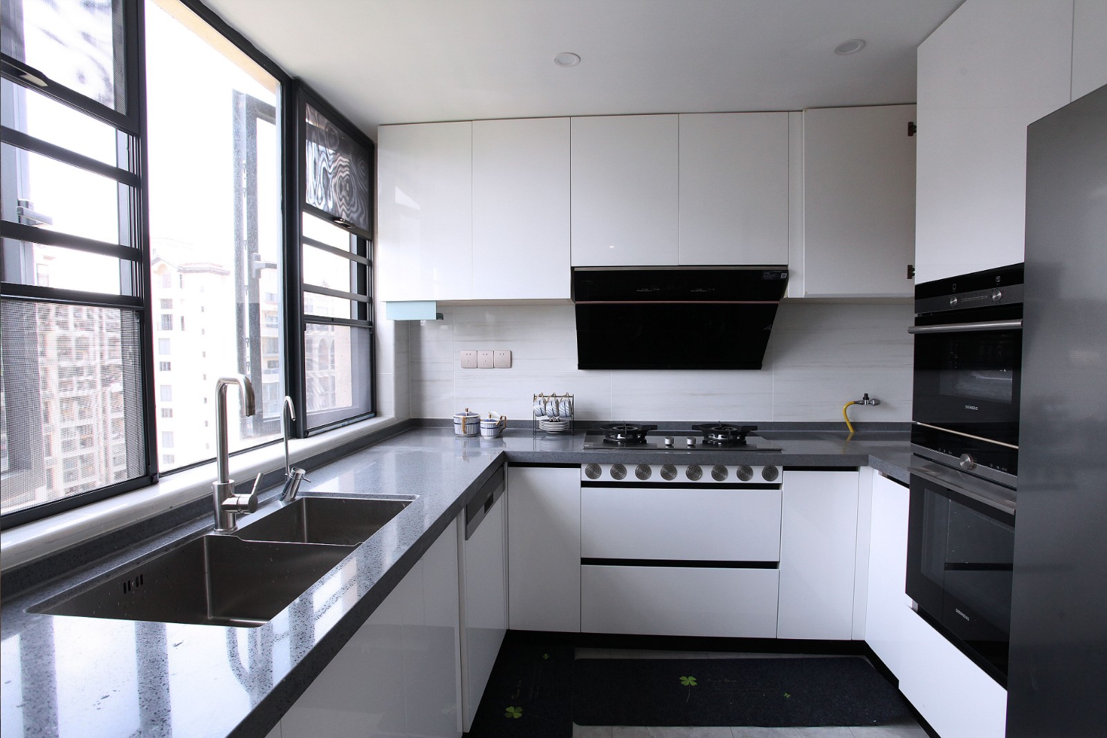 簡歐風格家裝設計室內(nèi)裝修效果圖-廚房 簡歐風格家裝設計室內(nèi)裝修效果圖-廚房