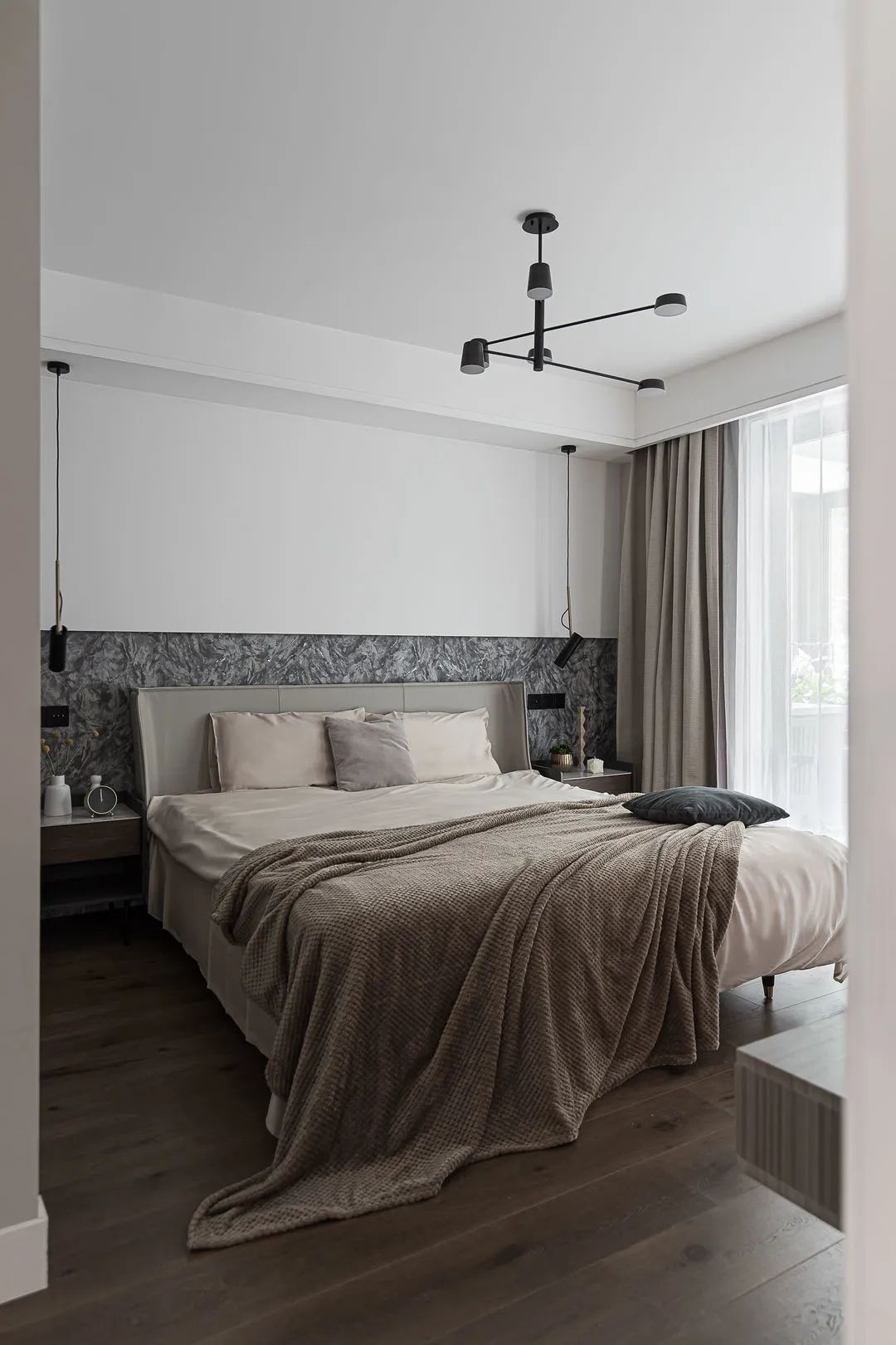 現(xiàn)代風(fēng)格家裝設(shè)計(jì)裝修效果圖-臥室 現(xiàn)代風(fēng)格家裝設(shè)計(jì)裝修效果圖-臥室