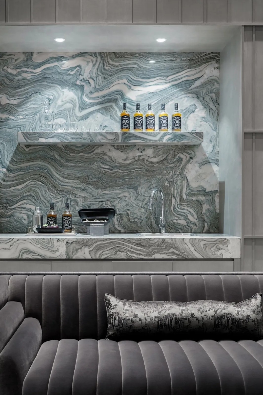 現(xiàn)代簡(jiǎn)約風(fēng)格別墅室內(nèi)設(shè)計(jì)家裝案例-背景墻 現(xiàn)代簡(jiǎn)約風(fēng)格別墅室內(nèi)設(shè)計(jì)家裝案例-背景墻