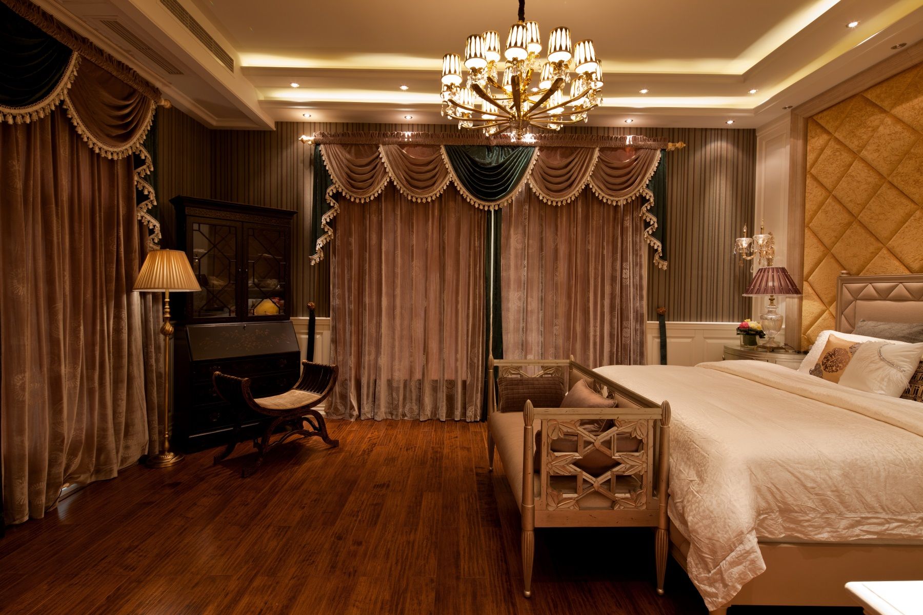 德陽(yáng)市碧韻雍城歐式風(fēng)格別墅裝修案例