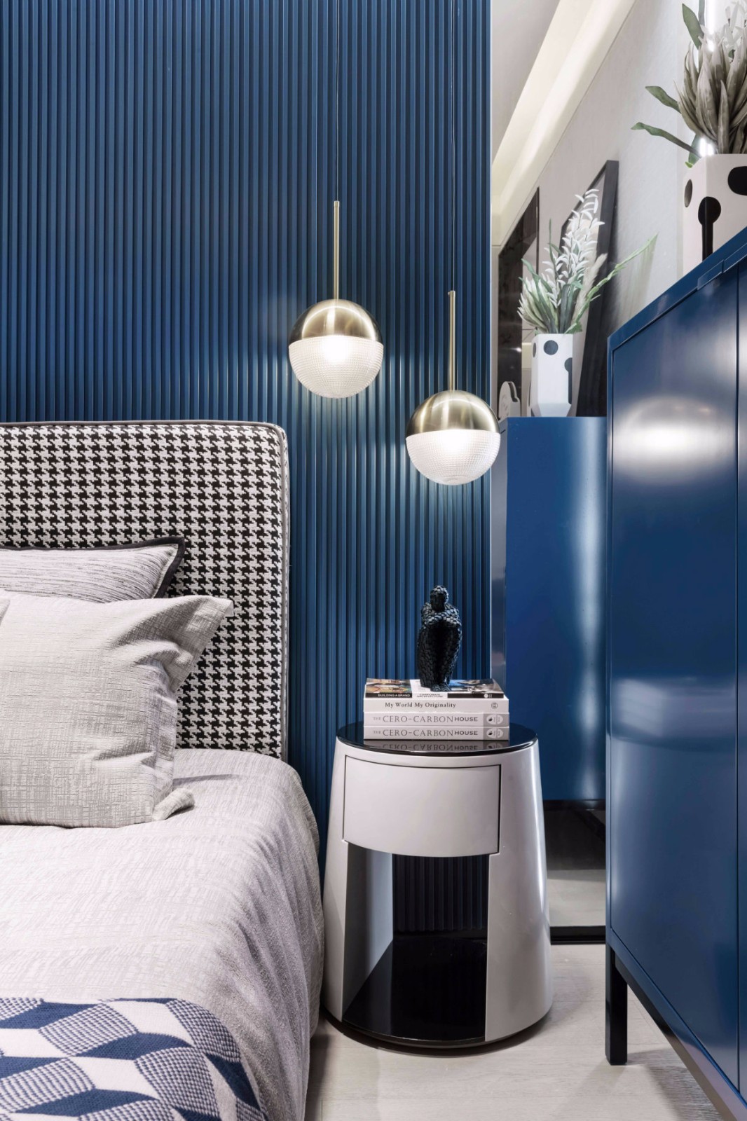 現(xiàn)代摩登風(fēng)格室內(nèi)設(shè)計(jì)家裝案例-臥室床頭柜 現(xiàn)代摩登風(fēng)格室內(nèi)設(shè)計(jì)家裝案例-臥室床頭柜