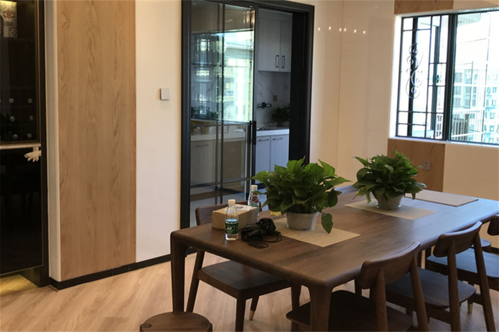 云浮市百盛國際廣場輕奢風格三居室裝修案例